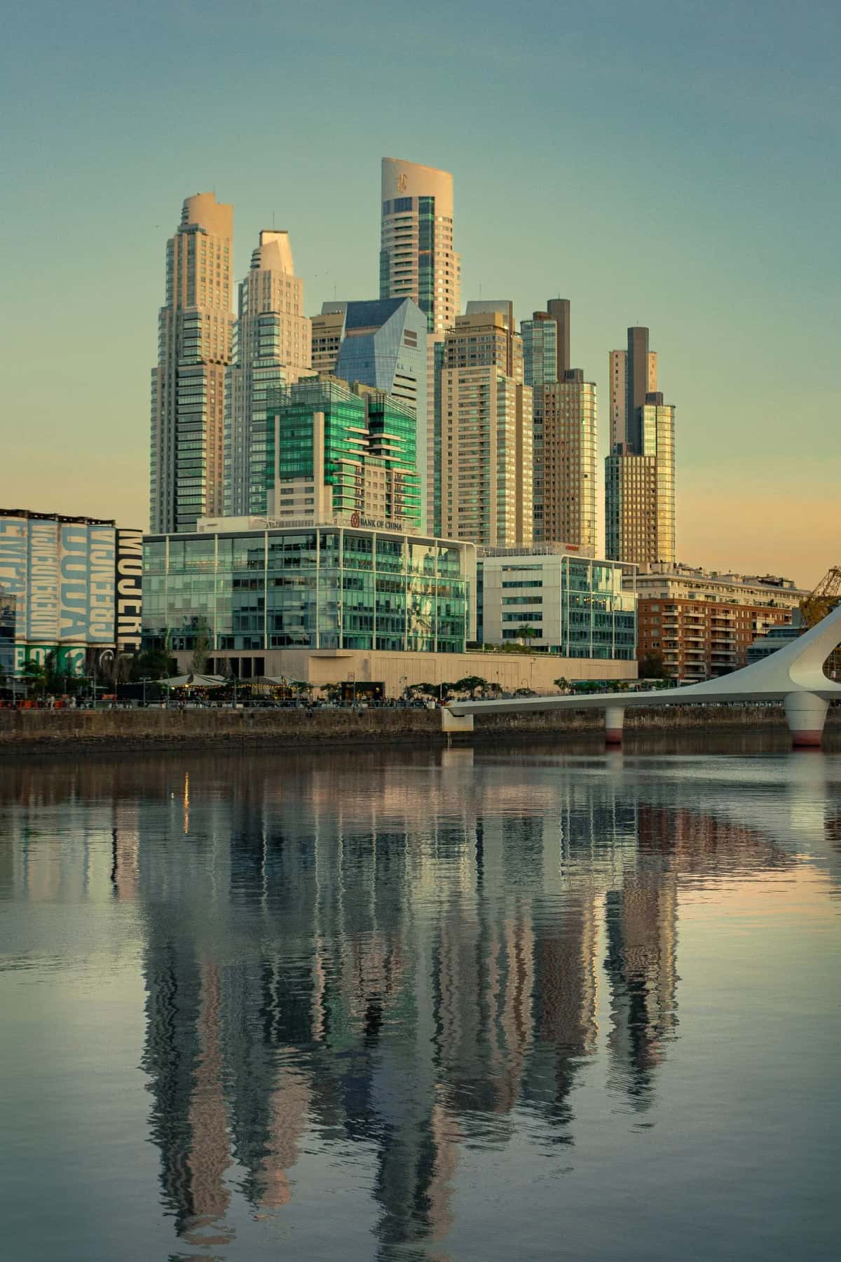 Buenos Aires Puerto Madero quartiers expat